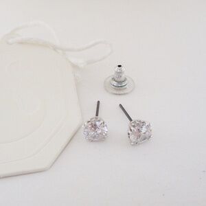 SWAROVSKI Stud Earrings Round Cut